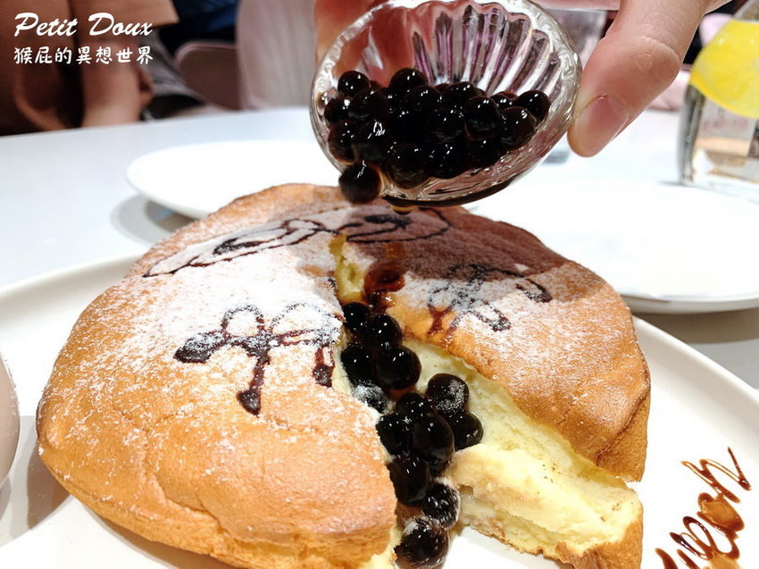 【台北車站】台北網美餐廳-petit doux微兜京站店!超夢幻粉紅色風格超好拍!義大利麵好吃、鬆餅會爆漿! @猴屁的異想世界