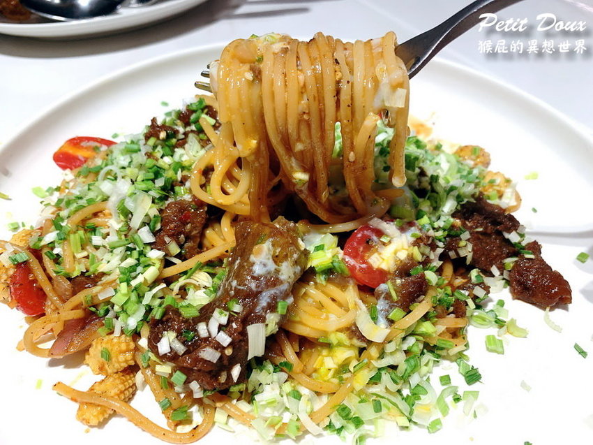 【台北車站】台北網美餐廳-petit doux微兜京站店!超夢幻粉紅色風格超好拍!義大利麵好吃、鬆餅會爆漿! @猴屁的異想世界