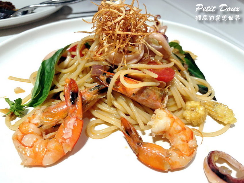 【台北車站】台北網美餐廳-petit doux微兜京站店!超夢幻粉紅色風格超好拍!義大利麵好吃、鬆餅會爆漿! @猴屁的異想世界