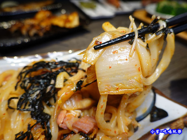 泡菜炒烏龍-大河屋居酒屋 (1).jpg