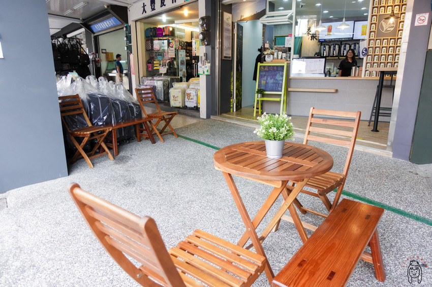 台南東區飲料 東寧路「茶聚」，點無糖也回甘好喝的原味茶，推薦有台灣綠茶韻味的霧丘陵熟系列！ - 丁Dingの吃貨日常