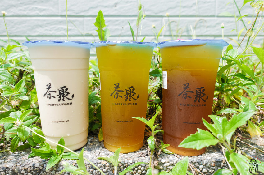 台南東區飲料 東寧路「茶聚」，點無糖也回甘好喝的原味茶，推薦有台灣綠茶韻味的霧丘陵熟系列！ - 丁Dingの吃貨日常