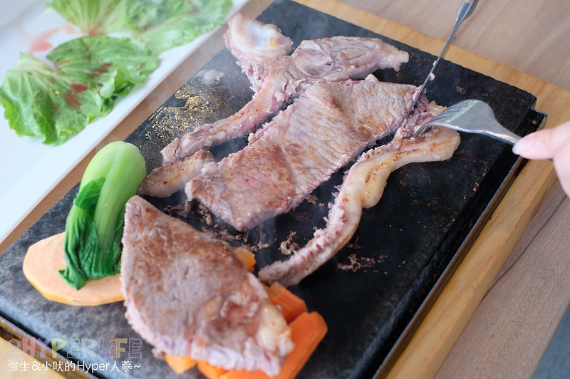 台中大里牛排,台中大里美食,台中美食,石板岩燒,鼎岩石板岩燒牛排 @強生與小吠的Hyper人蔘~