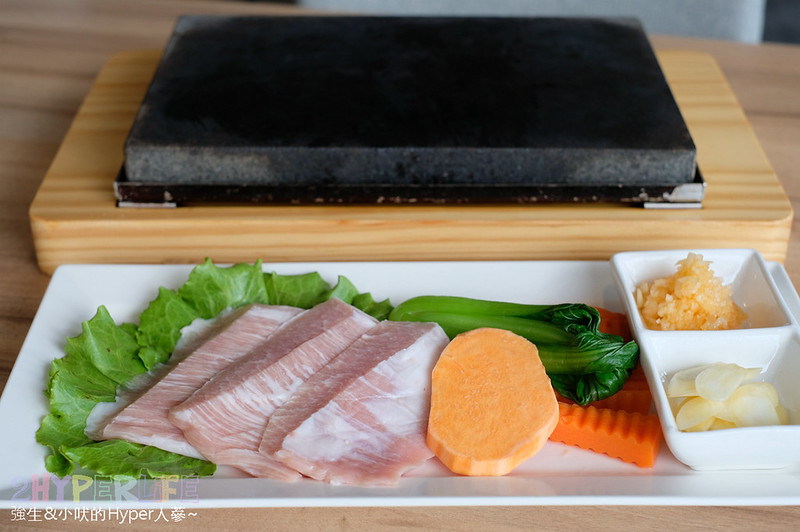 台中大里牛排,台中大里美食,台中美食,石板岩燒,鼎岩石板岩燒牛排 @強生與小吠的Hyper人蔘~