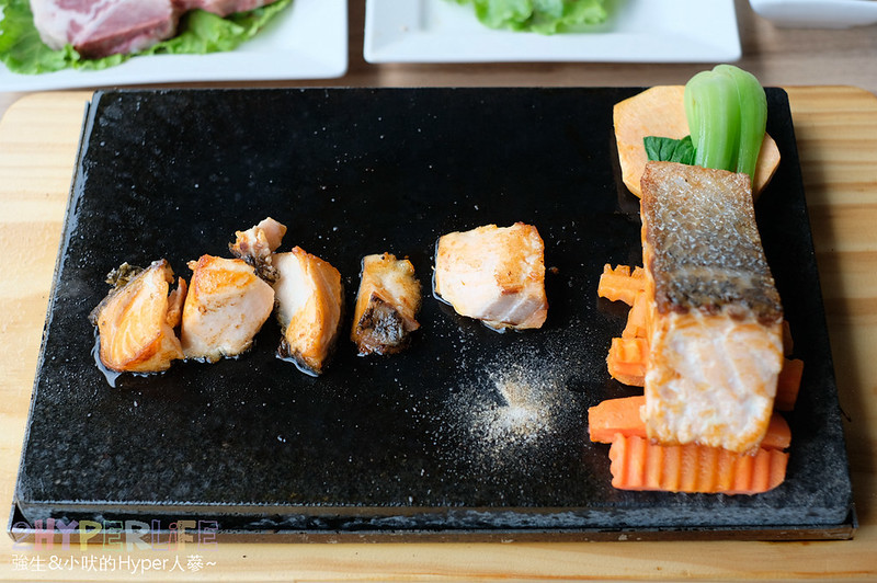 台中大里牛排,台中大里美食,台中美食,石板岩燒,鼎岩石板岩燒牛排 @強生與小吠的Hyper人蔘~