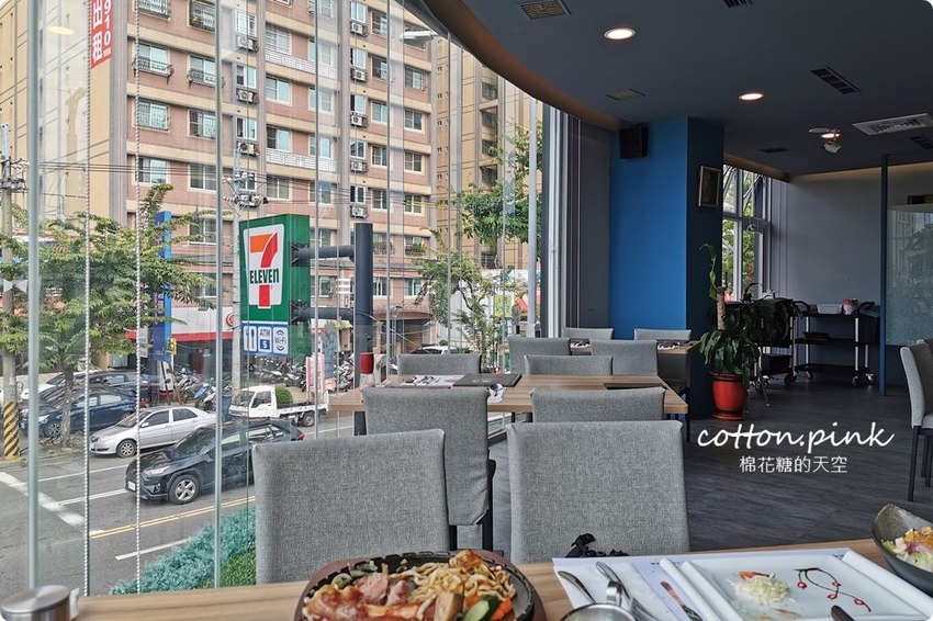 平實花費超豐富吃到飽大享受!台中大里鼎岩牛排高溫石板直接上桌烤牛排! 平實花費超豐富吃到飽大享受!台中大里鼎岩牛排高溫石板直接上桌烤牛排!