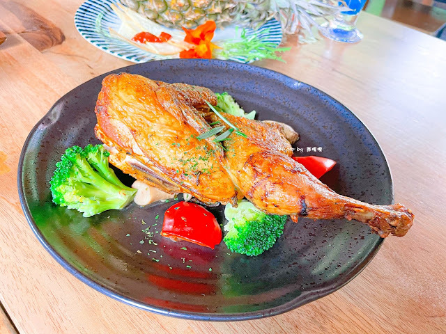 【台中 新社】薰衣草森林，繡球花季開跑，4月中旬到6月底，繡球花搭配旋轉木馬，浪漫至極，晚上還有觀賞螢火蟲行程，一路從早玩到晚！！