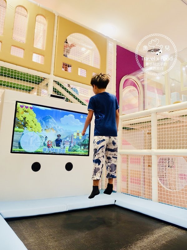 中和環球Kids建築樂園｜聲光科技互動設施，七大主題玩透透～ @魚兒 x 牽手明太子的「視」界旅行