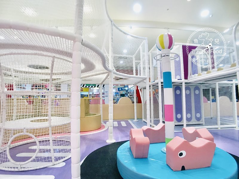 中和環球Kids建築樂園｜聲光科技互動設施，七大主題玩透透～ @魚兒 x 牽手明太子的「視」界旅行