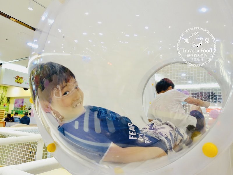 中和環球Kids建築樂園｜聲光科技互動設施，七大主題玩透透～ @魚兒 x 牽手明太子的「視」界旅行