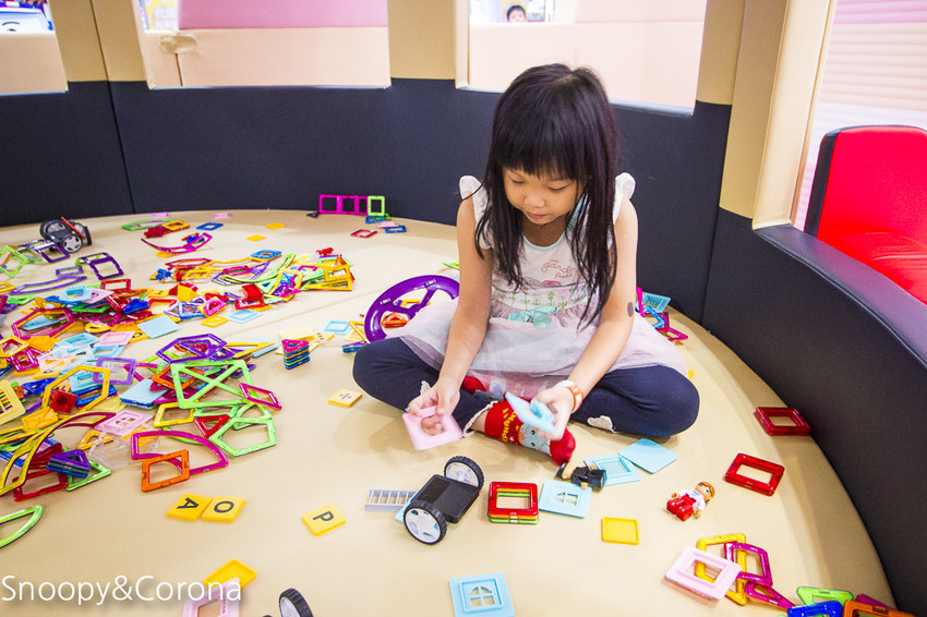 【親子樂園】Kid’s 建築樂園-夢想城體驗館~中和環球購物中心馬卡龍色調室內樂園,七大主題科技互動親子樂園