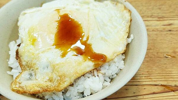 【台北美食】香味燒臘 便當｜隱藏在西門町巷弄裡必吃的燒臘店