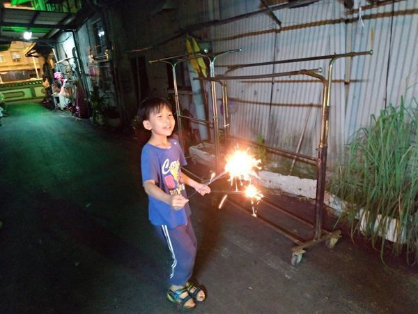 簡單喝上宇林不簡單的茶,家庭聚會.朋友烤肉傳起來~紅龍鮮奶茶和手工粉角可不能錯過呦!