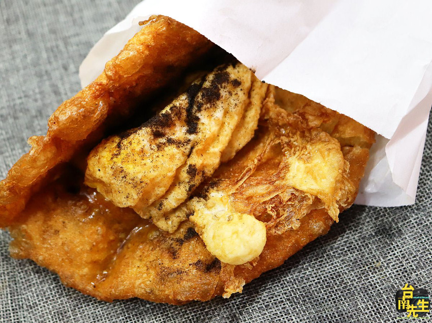 台南蔥油餅／在地人從小吃到大飄香30多年／每日限量晚來吃不到／當天備料新鮮現做／料多實在價格親民／老饕私藏口袋名單