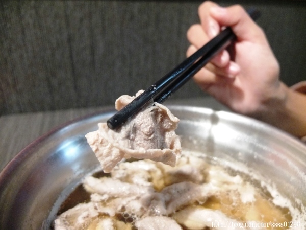 屏東火鍋推薦【鮮吉帕精緻鍋物(忠孝店)】肉控最愛!超值鍋物218元起 主打肉吃到飽 白飯/飲料/甜點無限量供應