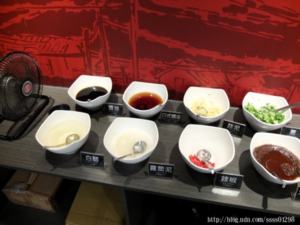 屏東火鍋推薦【鮮吉帕精緻鍋物(忠孝店)】肉控最愛!超值鍋物218元起 主打肉吃到飽 白飯/飲料/甜點無限量供應