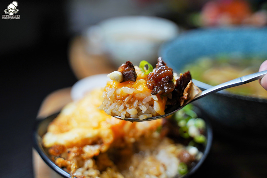 走吧！雙十煙火在屏東，來去 做夢日の作，爆料滿鮮味丼飯、半隻春雞丼飯、爆漿肉燥飯、清燉牛肉湯 | 屏東美食 - 跟著尼力吃喝玩樂＆親子生活