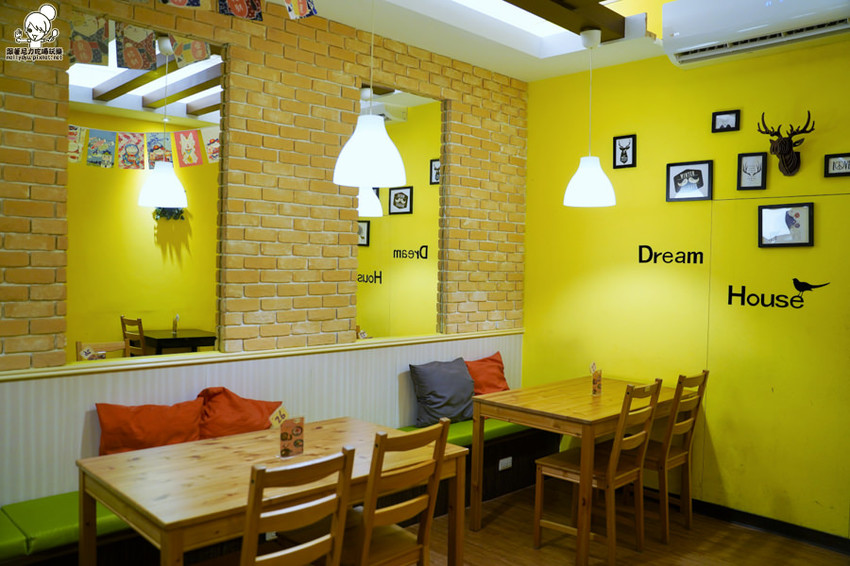 走吧！雙十煙火在屏東，來去 做夢日の作，爆料滿鮮味丼飯、半隻春雞丼飯、爆漿肉燥飯、清燉牛肉湯 | 屏東美食 - 跟著尼力吃喝玩樂＆親子生活