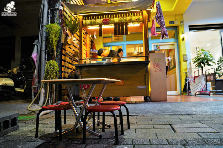 走吧！雙十煙火在屏東，來去 做夢日の作，爆料滿鮮味丼飯、半隻春雞丼飯、爆漿肉燥飯、清燉牛肉湯 | 屏東美食 - 跟著尼力吃喝玩樂＆親子生活