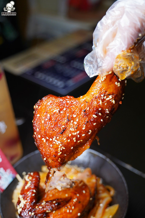 走吧！雙十煙火在屏東，來去 做夢日の作，爆料滿鮮味丼飯、半隻春雞丼飯、爆漿肉燥飯、清燉牛肉湯 | 屏東美食 - 跟著尼力吃喝玩樂＆親子生活