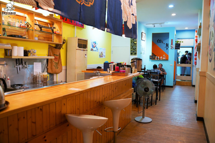 走吧！雙十煙火在屏東，來去 做夢日の作，爆料滿鮮味丼飯、半隻春雞丼飯、爆漿肉燥飯、清燉牛肉湯 | 屏東美食 - 跟著尼力吃喝玩樂＆親子生活