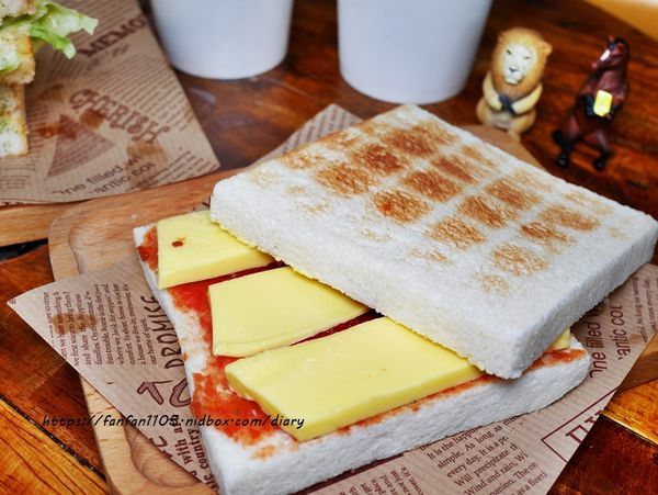 【三峽美食】富士商號Fuji(元祖店) #必吃古早味手作果醬吐司 #炒泡麵 #辣雞總匯吐司 #三峽早午餐 (3).JPG