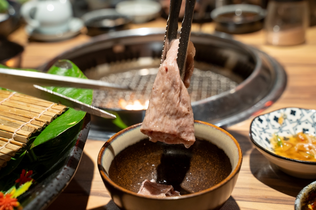 基隆狸小路燒肉25年老字號炭火燒肉!A5和牛海鮮套餐~基隆夜市旁享高品質肉品