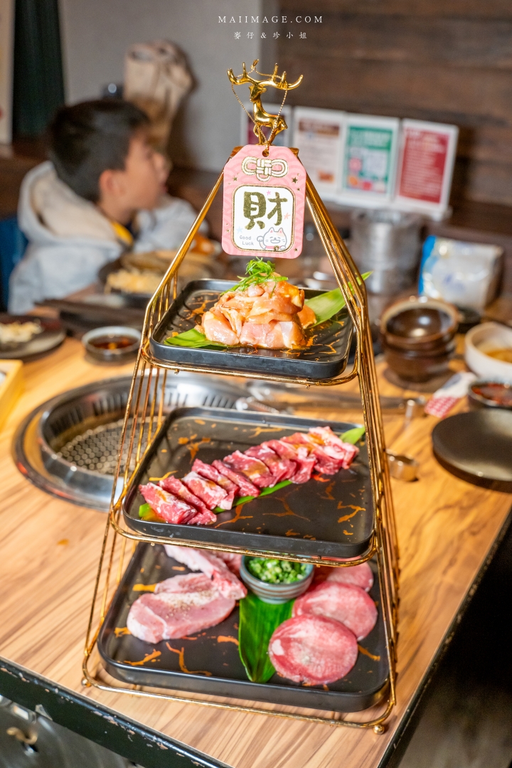 基隆狸小路燒肉25年老字號炭火燒肉!A5和牛海鮮套餐~基隆夜市旁享高品質肉品