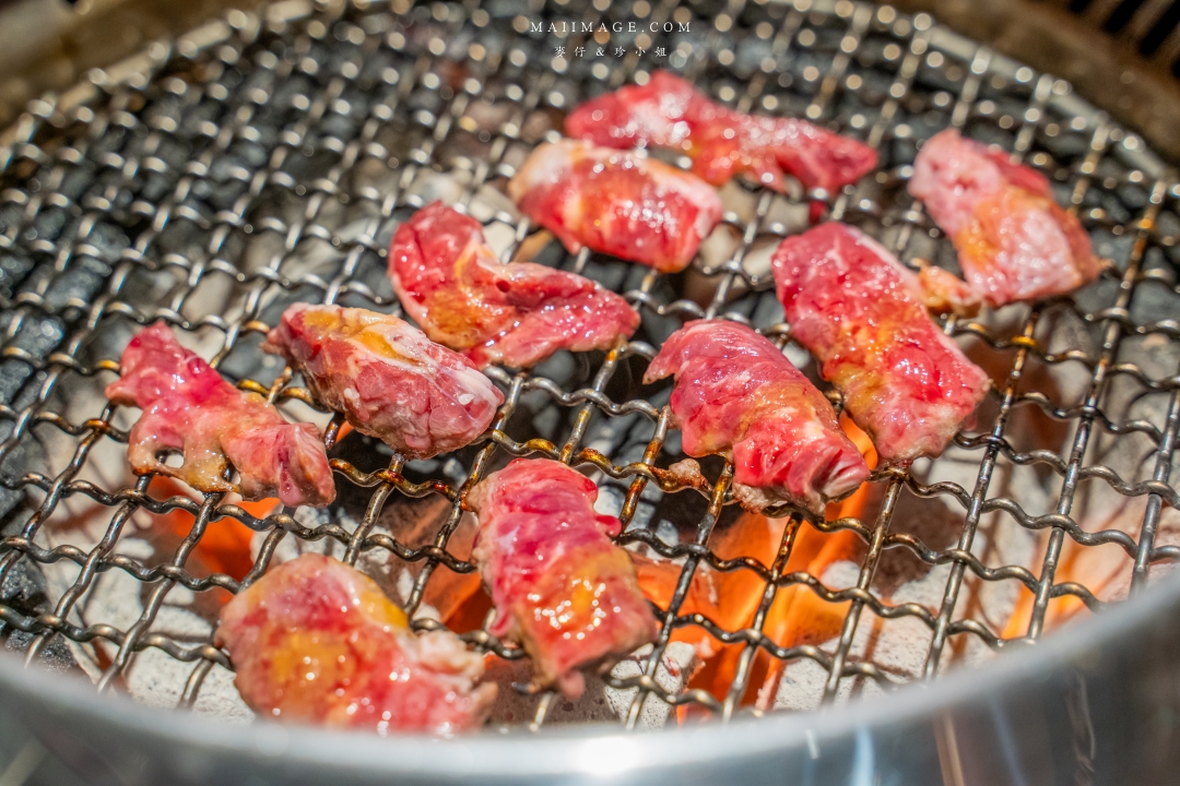 基隆狸小路燒肉25年老字號炭火燒肉!A5和牛海鮮套餐~基隆夜市旁享高品質肉品