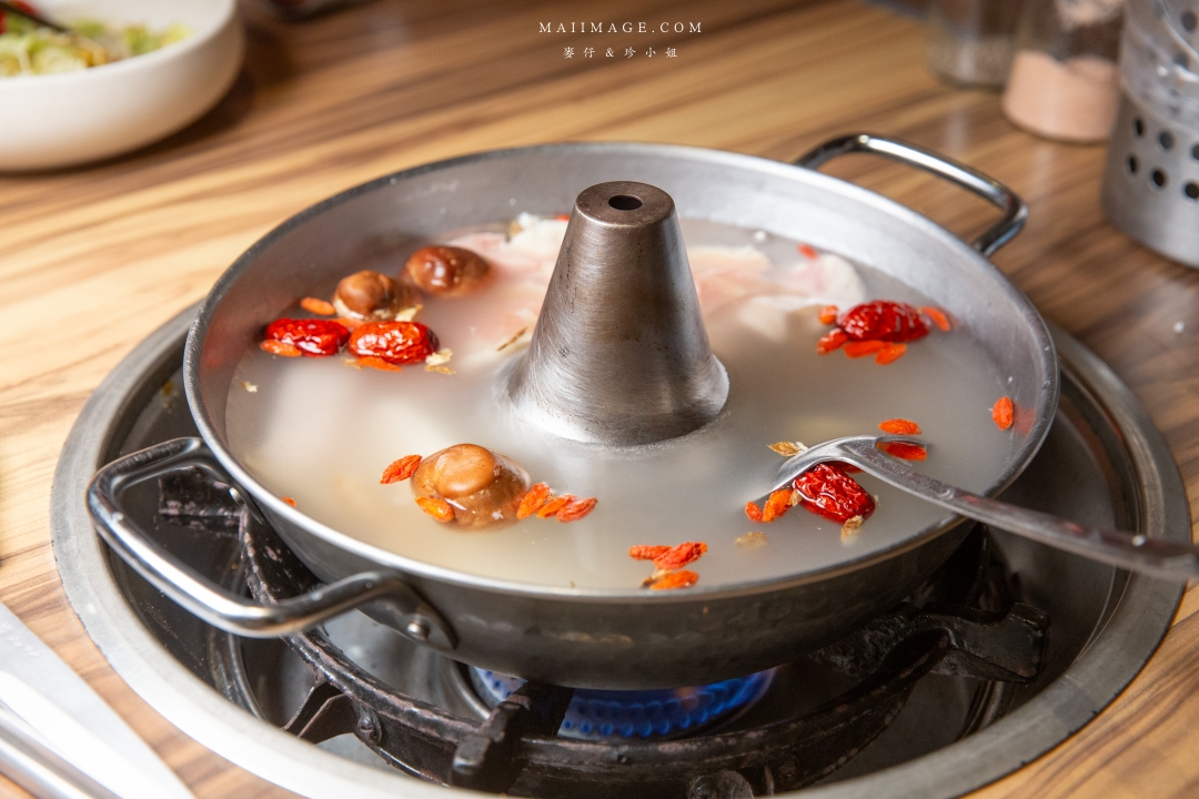 基隆狸小路燒肉25年老字號炭火燒肉!A5和牛海鮮套餐~基隆夜市旁享高品質肉品