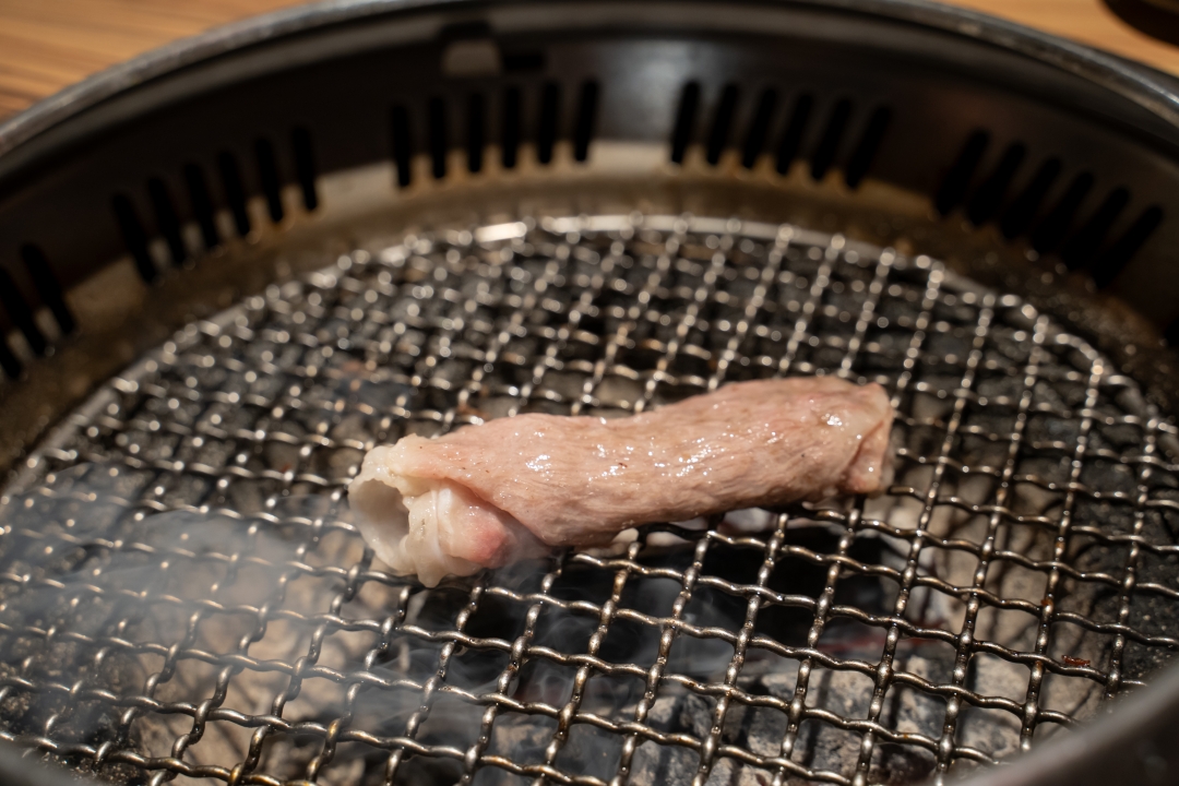基隆狸小路燒肉25年老字號炭火燒肉!A5和牛海鮮套餐~基隆夜市旁享高品質肉品