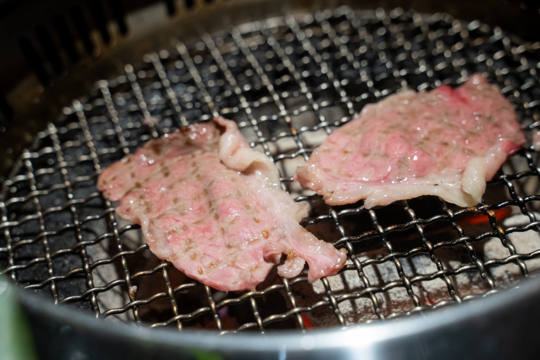 基隆狸小路燒肉25年老字號炭火燒肉!A5和牛海鮮套餐~基隆夜市旁享高品質肉品