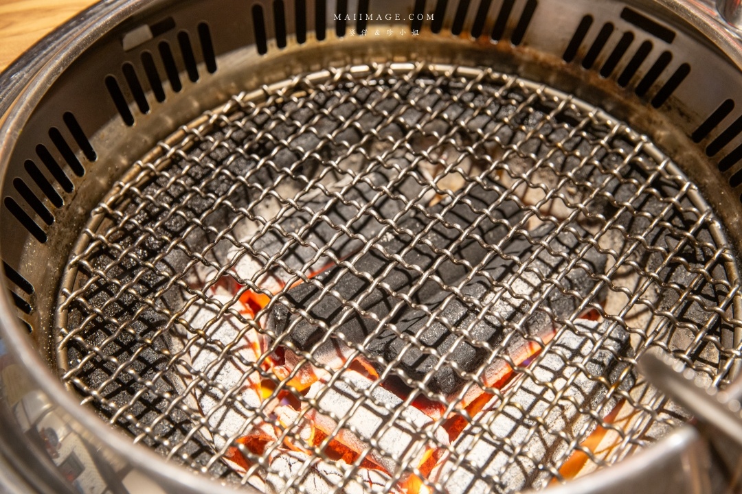 基隆狸小路燒肉25年老字號炭火燒肉!A5和牛海鮮套餐~基隆夜市旁享高品質肉品