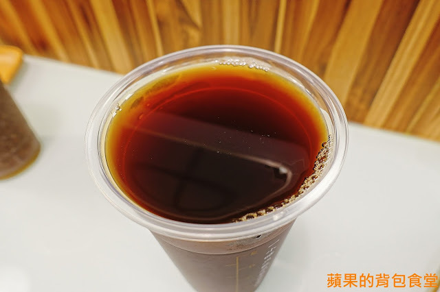 [食記] 新竹香山-茂昌 草本茶 養生飲品專賣 低熱量黑白木耳 香濃青草茶 杏仁茶 嫩仙草五種配料只要加10元 新竹香山草本茶 養生飲品店 新竹美食