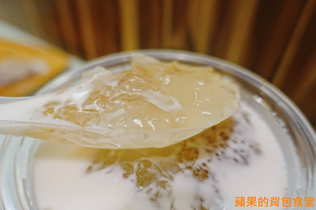 [食記] 新竹香山-茂昌 草本茶 養生飲品專賣 低熱量黑白木耳 香濃青草茶 杏仁茶 嫩仙草五種配料只要加10元 新竹香山草本茶 養生飲品店 新竹美食