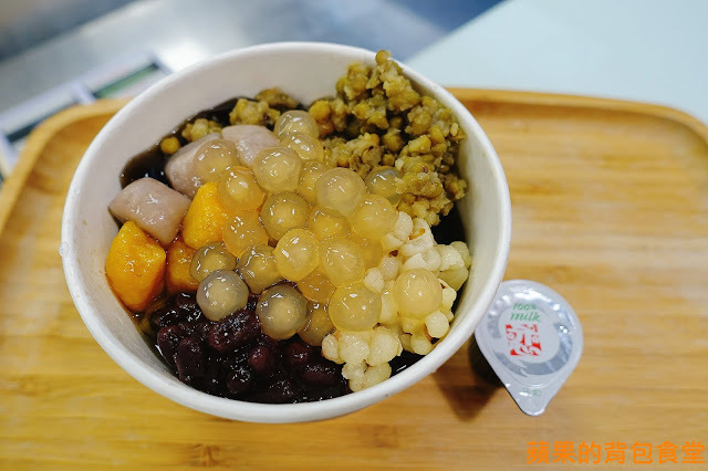 [食記] 新竹香山-茂昌 草本茶 養生飲品專賣 低熱量黑白木耳 香濃青草茶 杏仁茶 嫩仙草五種配料只要加10元 新竹香山草本茶 養生飲品店 新竹美食