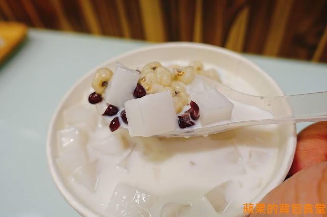 [食記] 新竹香山-茂昌 草本茶 養生飲品專賣 低熱量黑白木耳 香濃青草茶 杏仁茶 嫩仙草五種配料只要加10元 新竹香山草本茶 養生飲品店 新竹美食