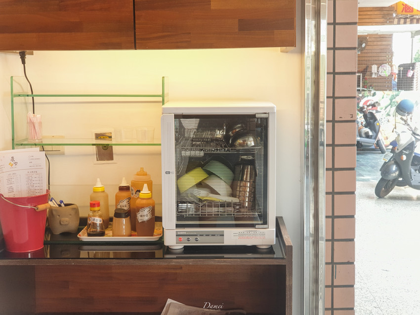 高雄鼓山｜晨樂。早餐廚坊-將芋頭放進法國吐司裡，芋頭控不能錯過