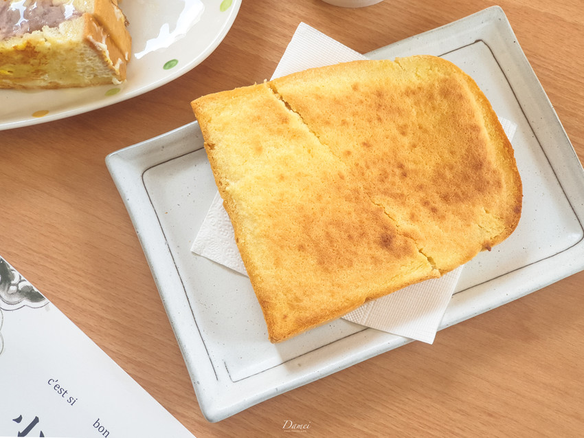 高雄鼓山｜晨樂。早餐廚坊-將芋頭放進法國吐司裡，芋頭控不能錯過