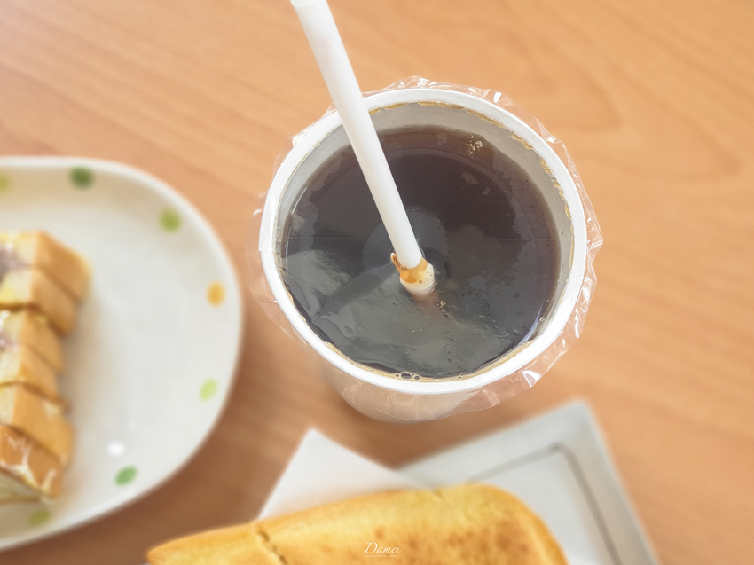 高雄鼓山｜晨樂。早餐廚坊-將芋頭放進法國吐司裡，芋頭控不能錯過