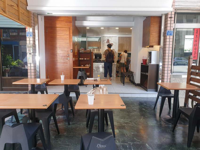 高雄鼓山｜晨樂。早餐廚坊-將芋頭放進法國吐司裡，芋頭控不能錯過