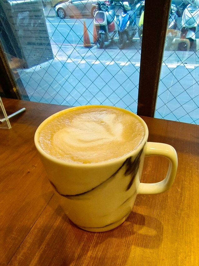 【新北.中和】永安市場站早午餐推薦。GURU HOUSE PARK NO.4早午餐+英式風格餐酒館