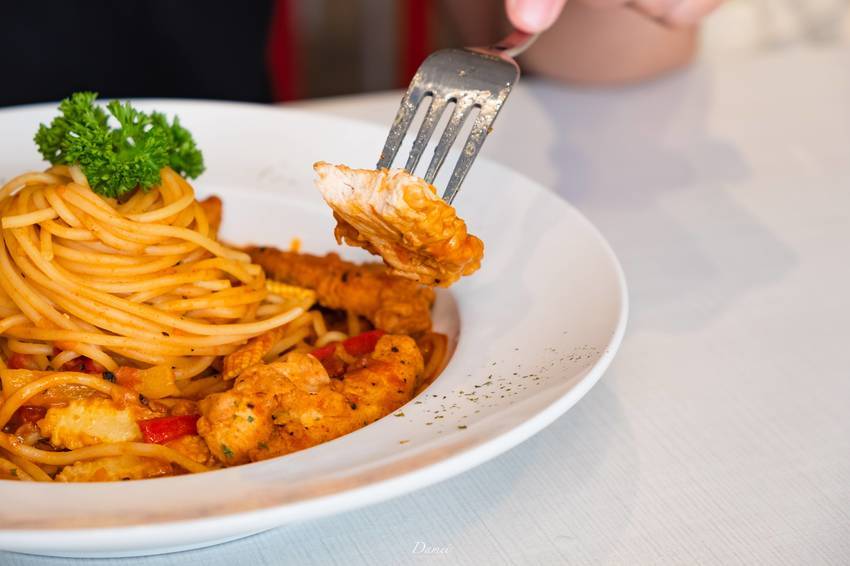 高雄鼓山｜好手義料理廚坊-巨蛋附近平價料理，聚餐新去處