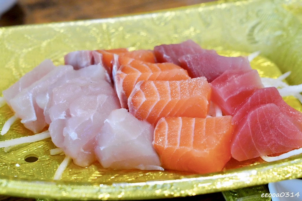 小琉球海鮮熱炒推薦|夏味鮮海鮮,新鮮澎湃大份量,聚餐好選擇! 小琉球海鮮熱炒推薦|夏味鮮海鮮,新鮮澎湃大份量,聚餐好選擇!