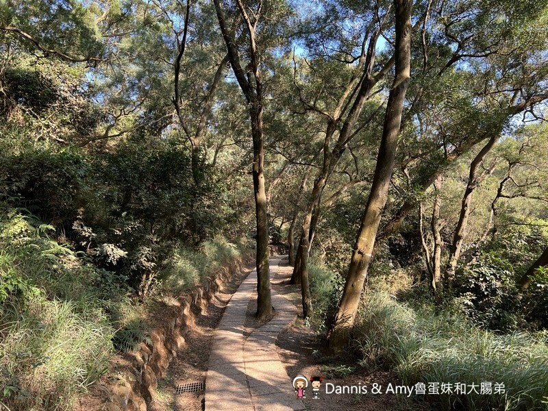 竹北運動好去處︱鳳崎落日步道 （天德堂步道、蓮花寺步道）健行去看夕陽跟戰車~中場休息來杯飲料剛剛好！ - Dannis Amy魯蛋妹大腸弟︱美食旅遊生活