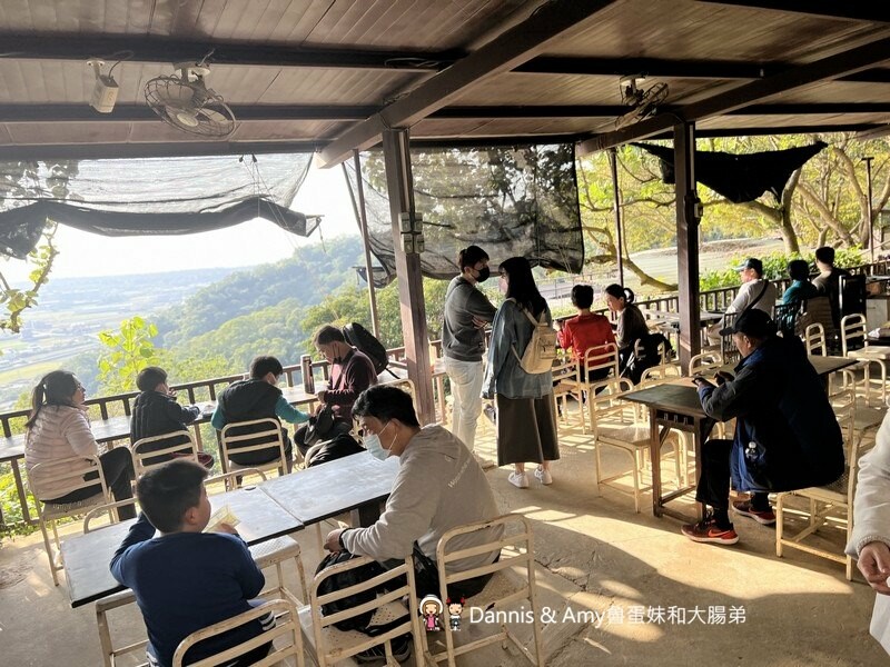 竹北運動好去處︱鳳崎落日步道 （天德堂步道、蓮花寺步道）健行去看夕陽跟戰車~中場休息來杯飲料剛剛好！ - Dannis Amy魯蛋妹大腸弟︱美食旅遊生活