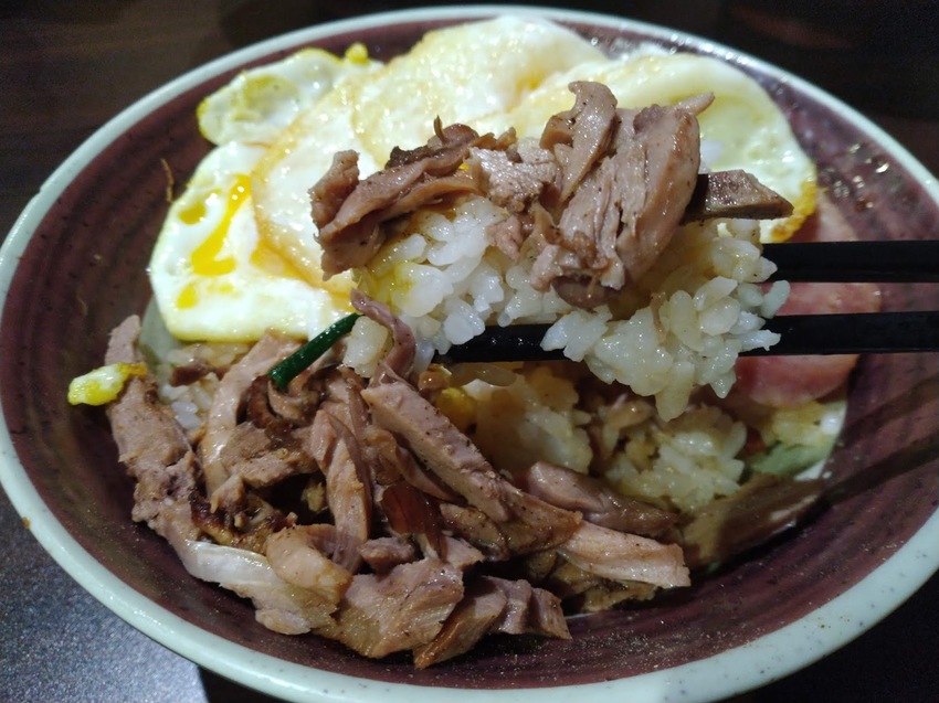 【三重美食】鼎街鴨香飯-誘人的半熟蛋搭配鹹香的鴨肉飯完美絕配,溪尾街美食推薦@東吃東吃到處吃
