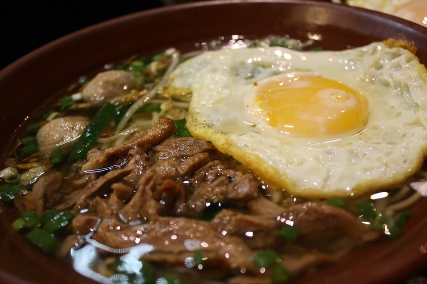 【三重美食】鼎街鴨香飯-誘人的半熟蛋搭配鹹香的鴨肉飯完美絕配,溪尾街美食推薦@東吃東吃到處吃