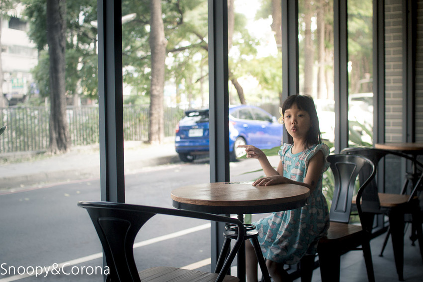 【台中住宿】逢甲夜市住宿｜桂之旅～復古時尚高CP值平價旅店，老宅享用早餐有健康概念