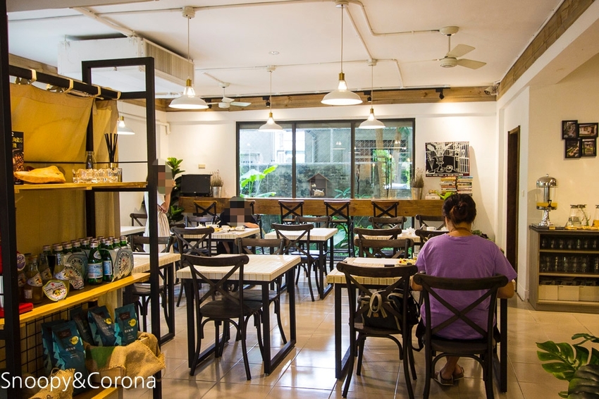 【台中住宿】逢甲夜市住宿｜桂之旅～復古時尚高CP值平價旅店，老宅享用早餐有健康概念